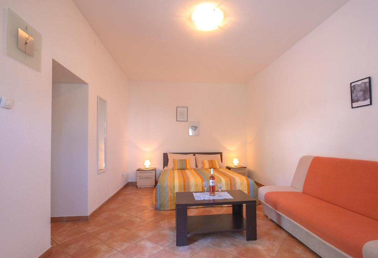 Apartmani Nina Ρόβινι Εξωτερικό φωτογραφία