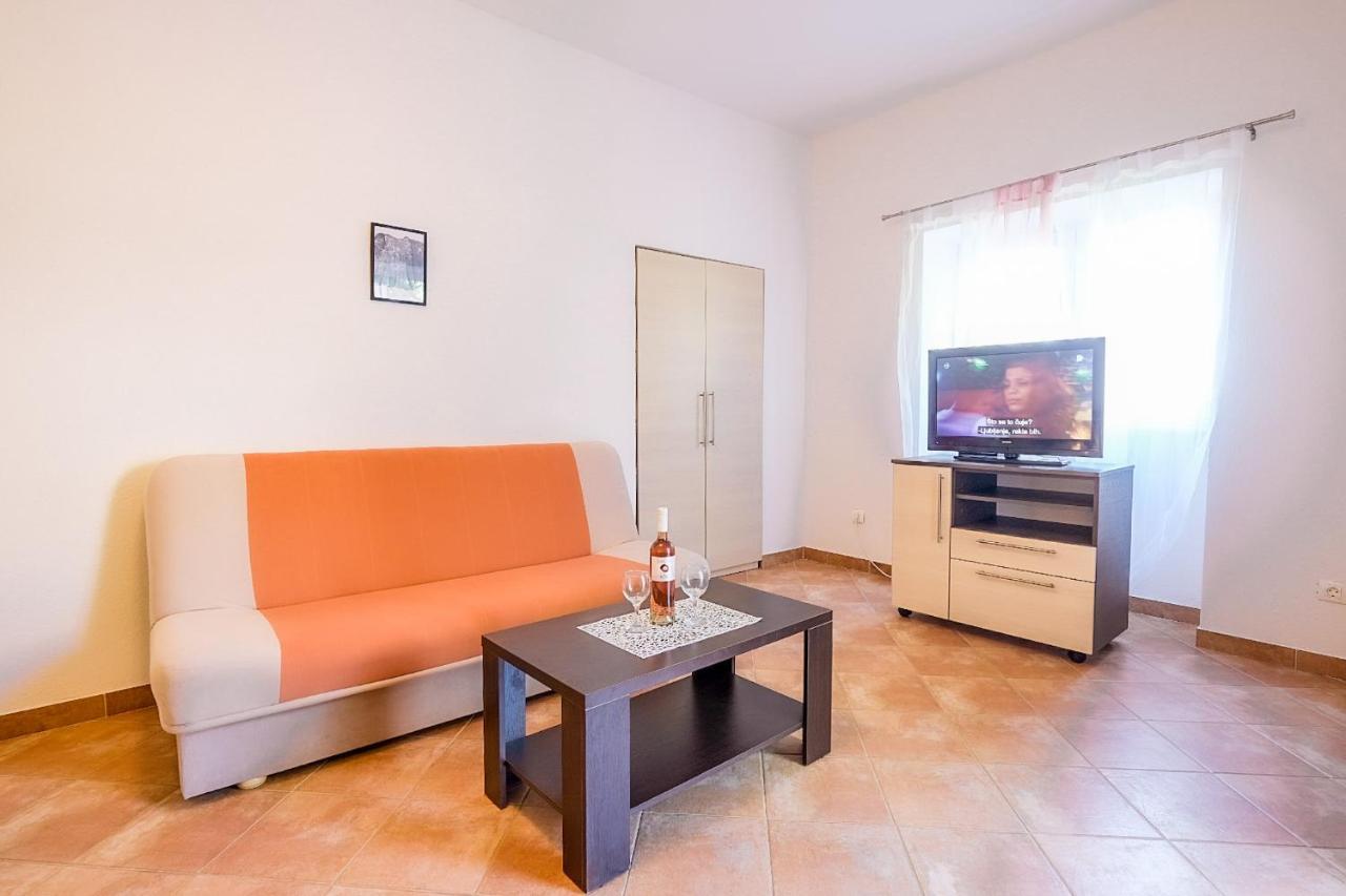 Apartmani Nina Ρόβινι Εξωτερικό φωτογραφία