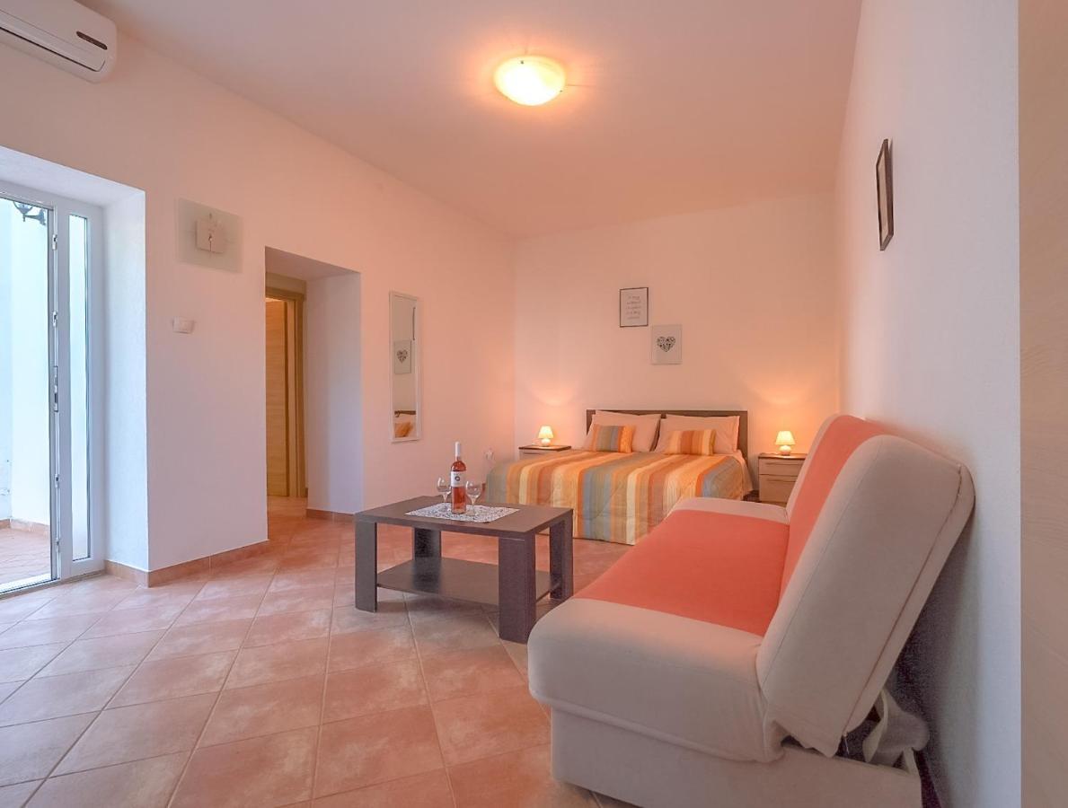Apartmani Nina Ρόβινι Εξωτερικό φωτογραφία